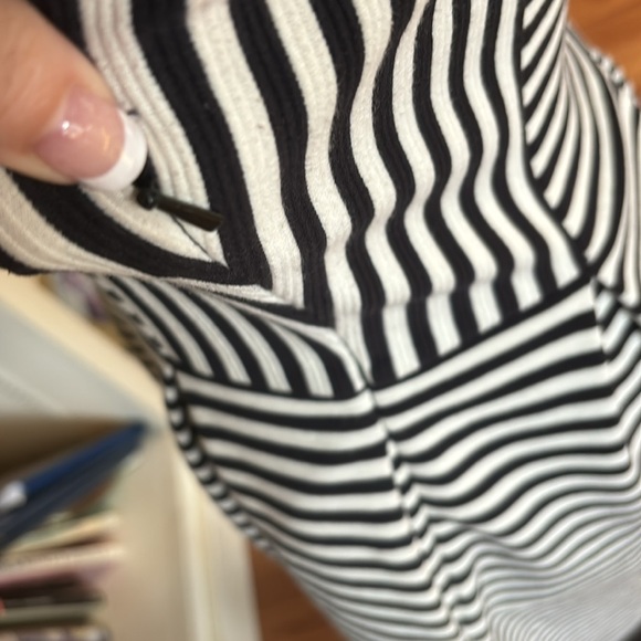 Madewell Black and White Stripe Scoop Neck Fit & Flare Short Sleeve Dress Size 6 - Picture 5 of 14